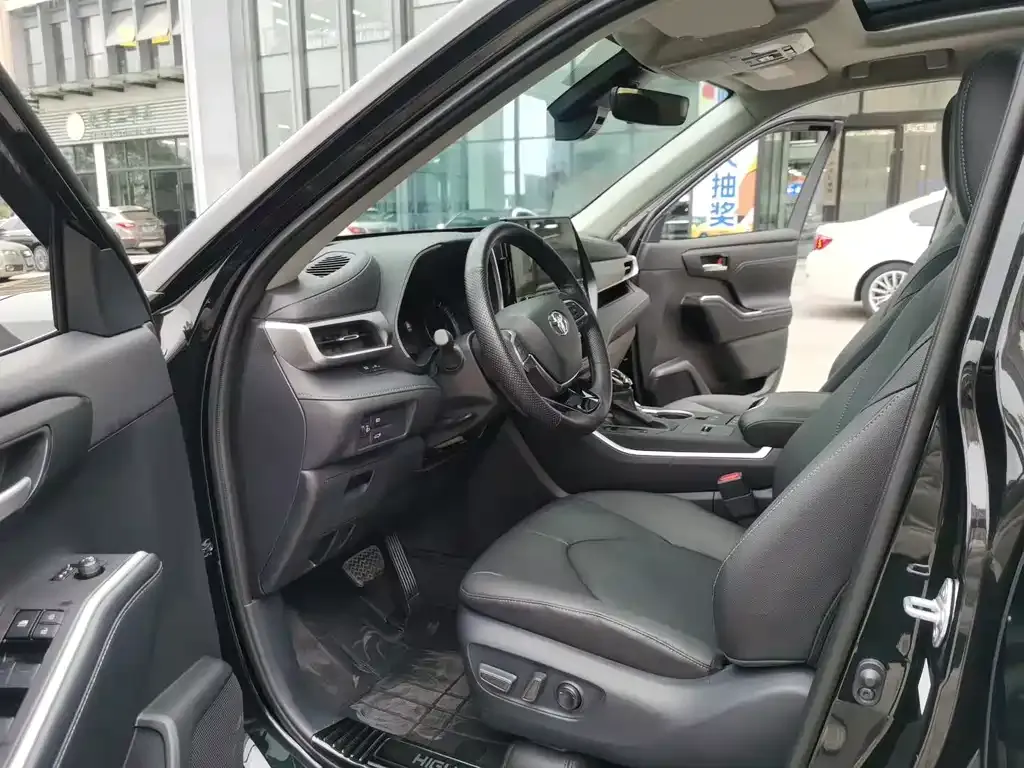 Toyota Highlander 2024 из CN, фото 8