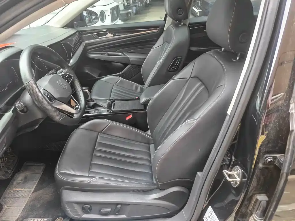 Volkswagen Passat — фото 6