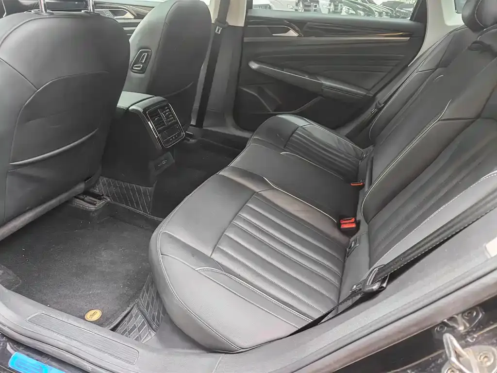 Volkswagen Passat — фото 4