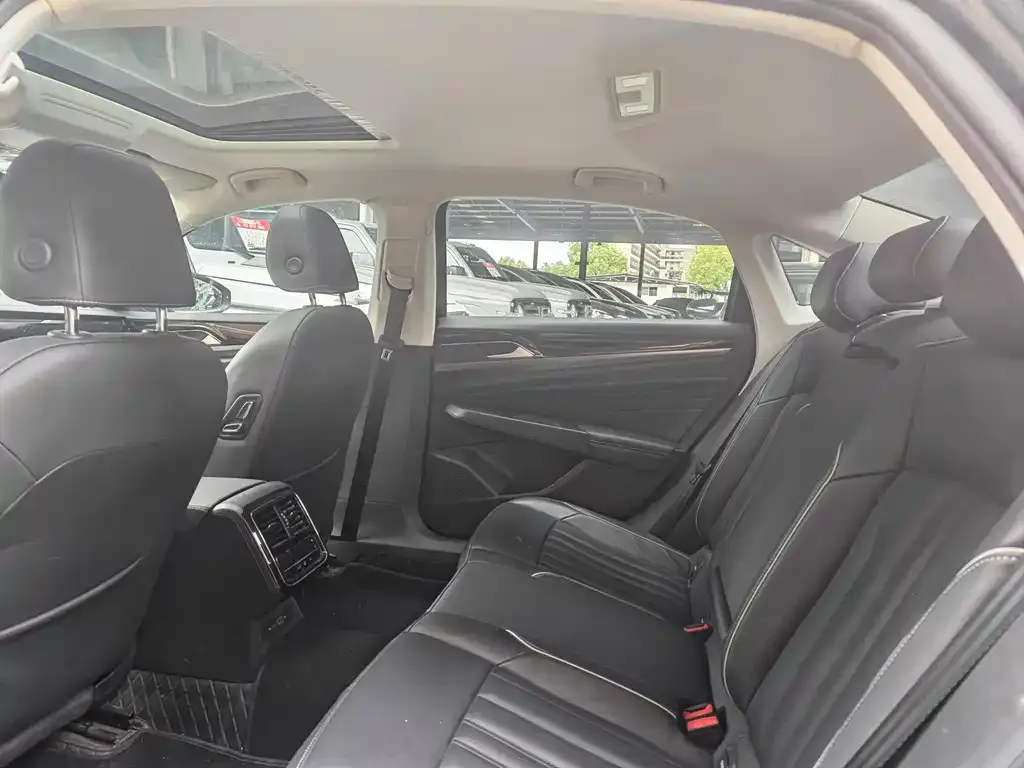 Volkswagen Passat — фото 5
