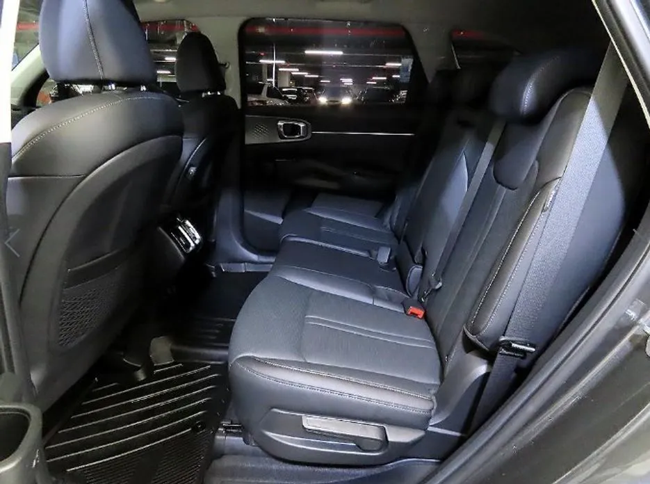 Kia Sorento — фото 10