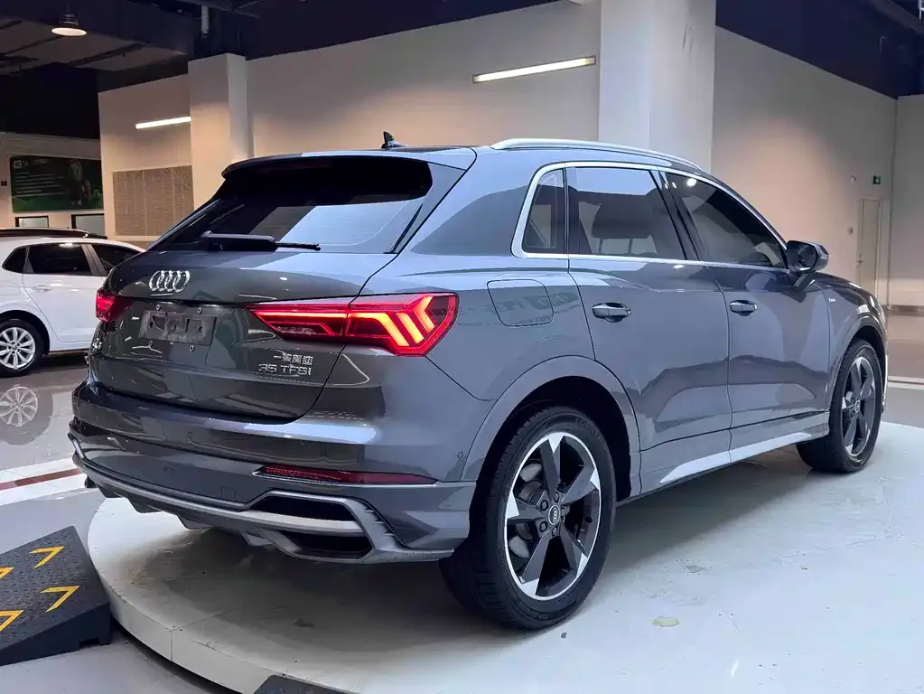 Audi Q3 — фото 9