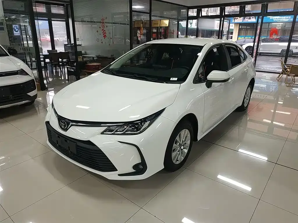 Toyota Corolla — фото 10
