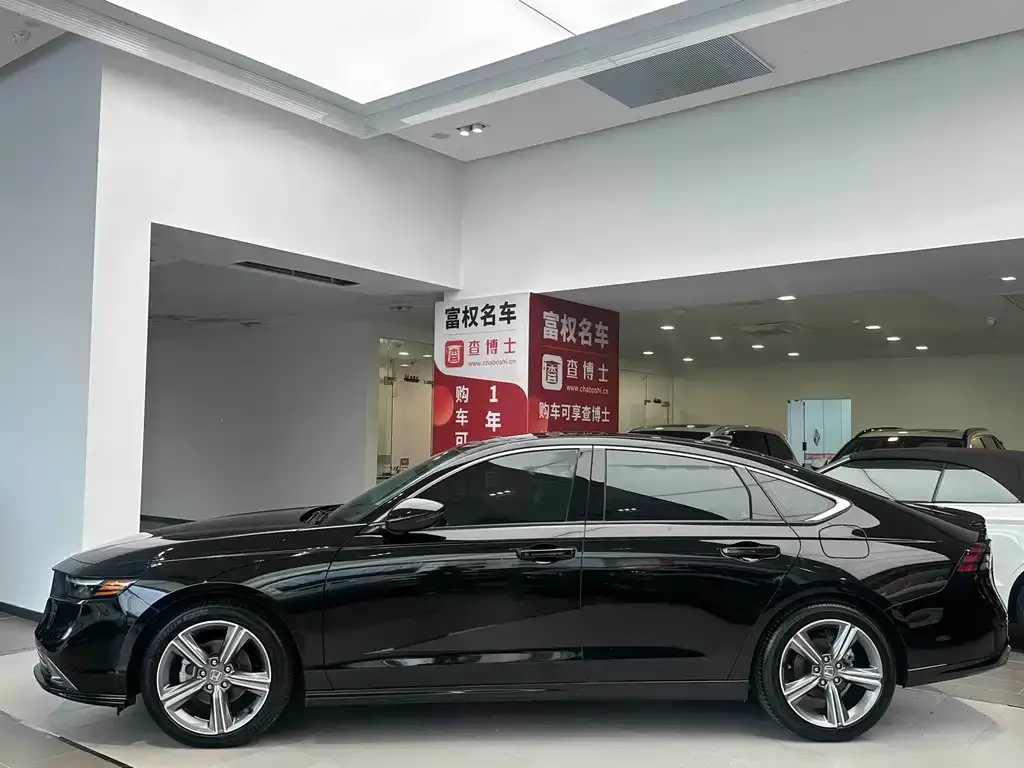 Honda Accord — фото 10