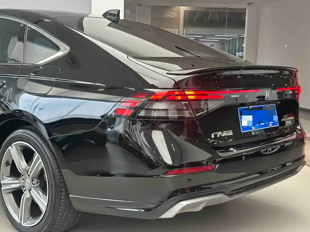 Honda Accord — фото 6