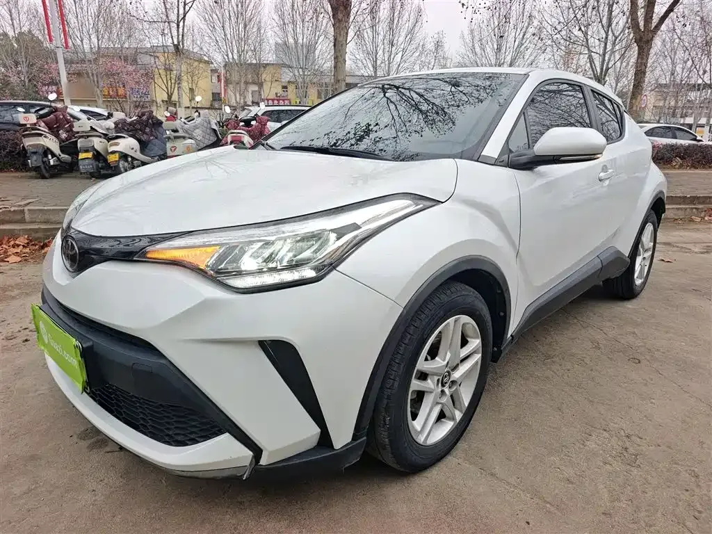 Toyota C-HR — фото 1