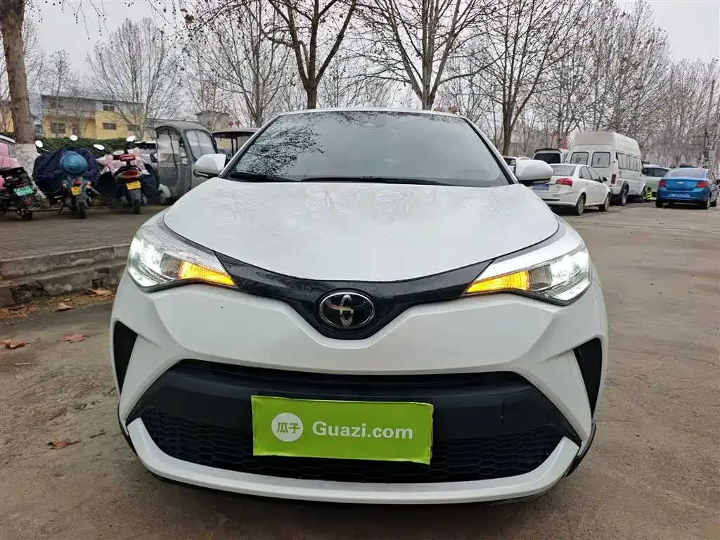 Toyota C-HR — фото 10