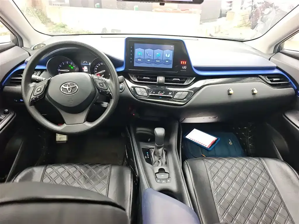 Toyota C-HR — фото 6