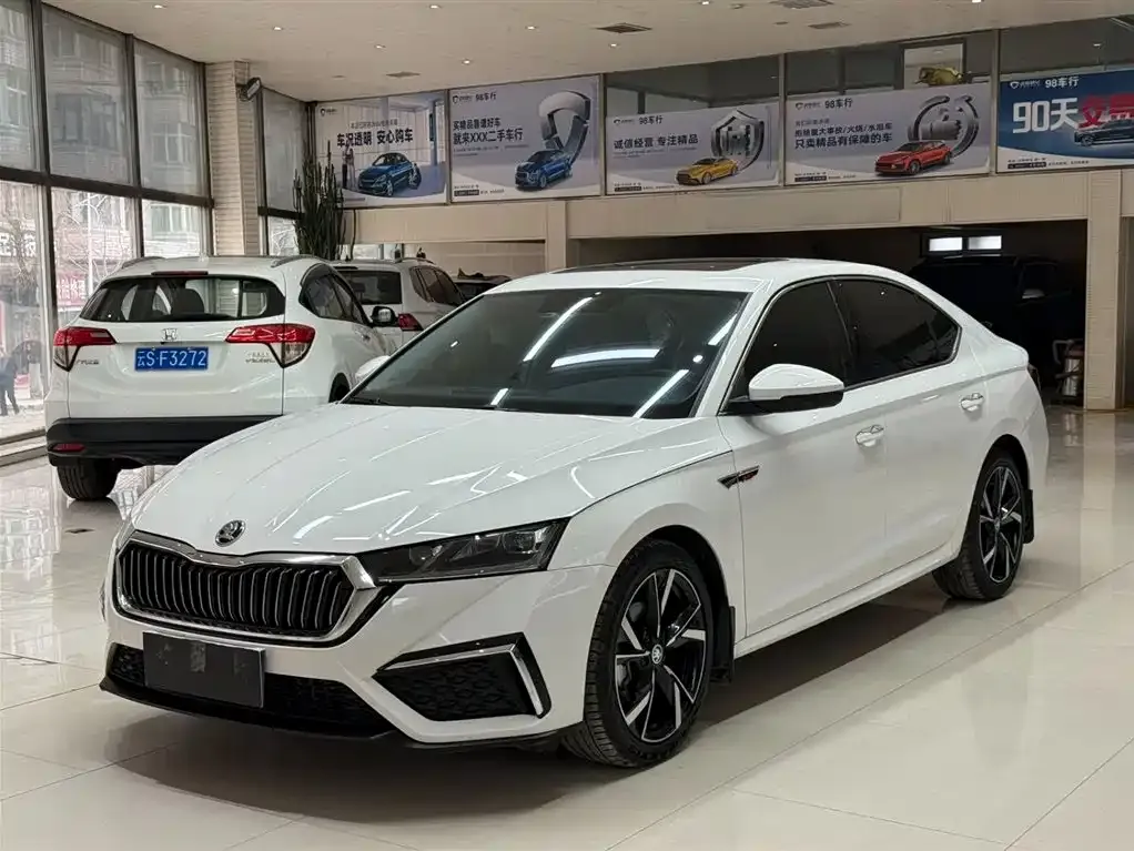 Skoda Octavia 2023 из CN, фото 1