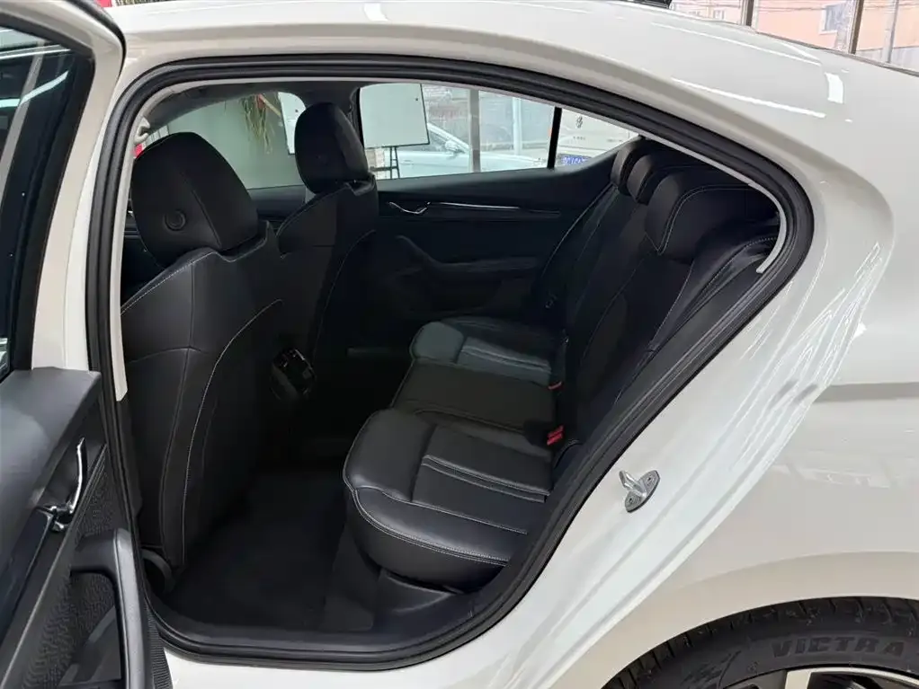 Skoda Octavia 2023 из CN, фото 8