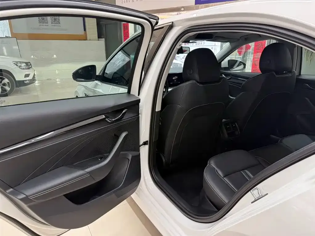 Skoda Octavia 2023 из CN, фото 6