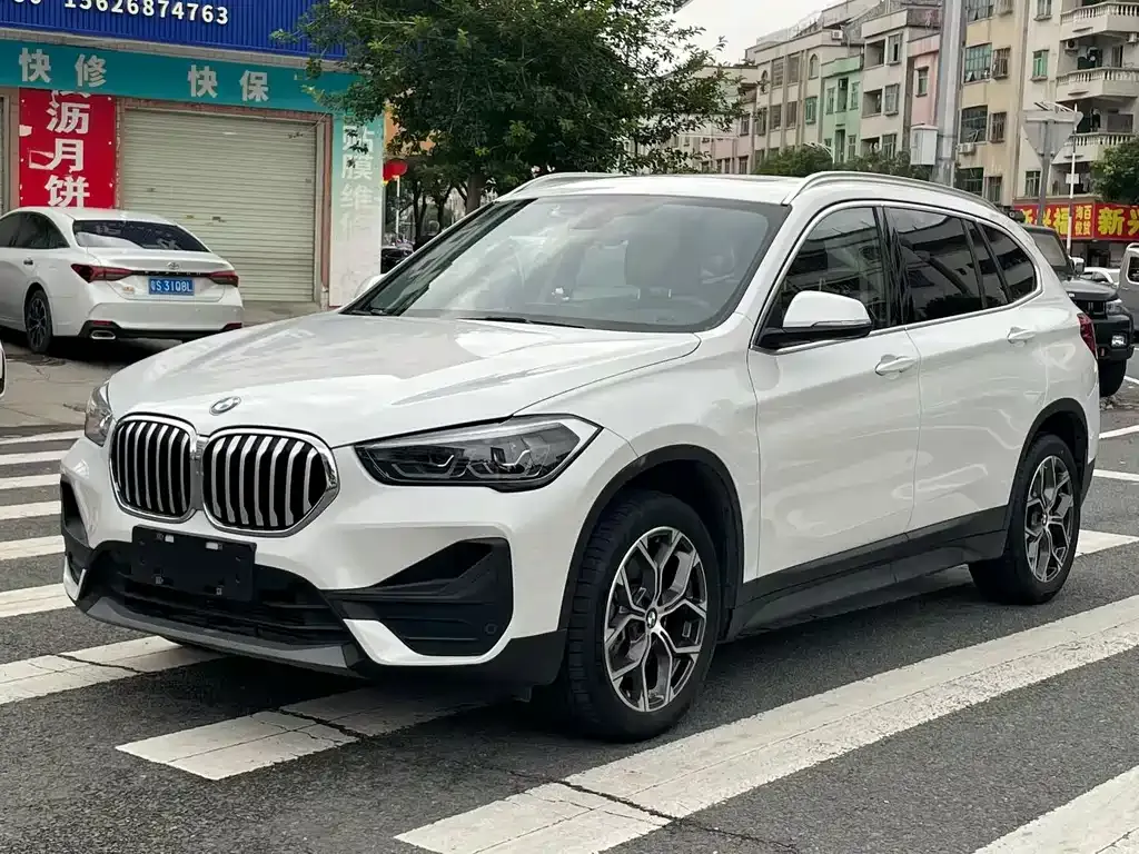 BMW X1 — фото 1