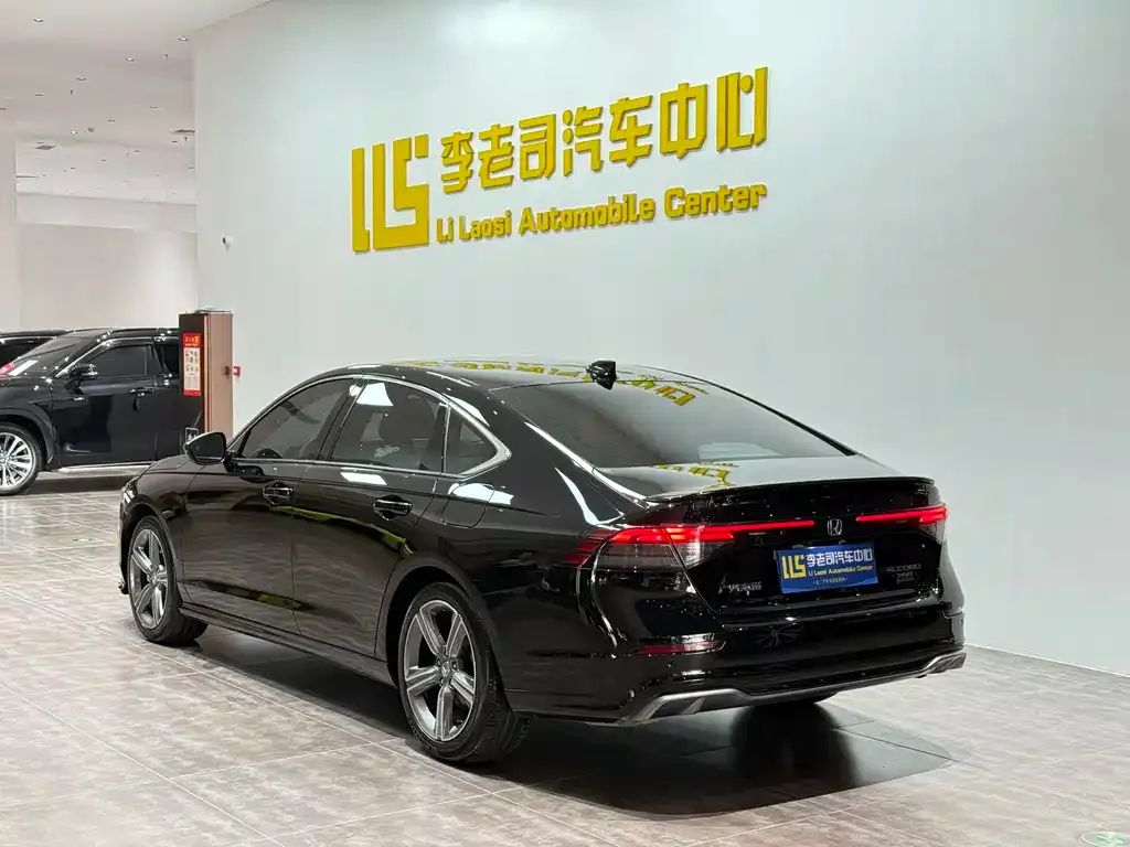 Honda Accord — фото 5