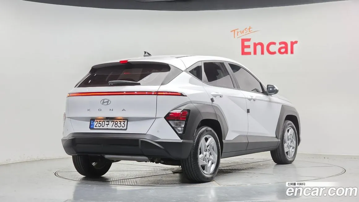 Hyundai Kona — фото 7