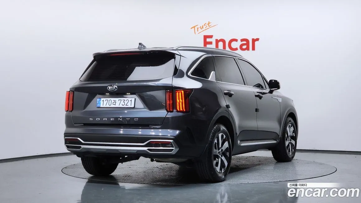 Kia Sorento — фото 6