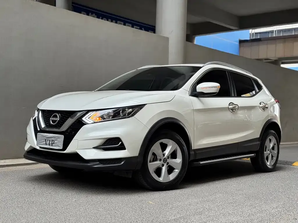 Nissan Qashqai — фото 1