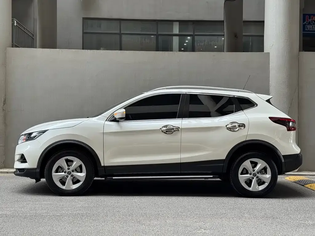 Nissan Qashqai — фото 2