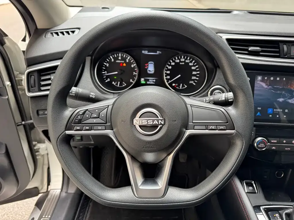 Nissan Qashqai — фото 9