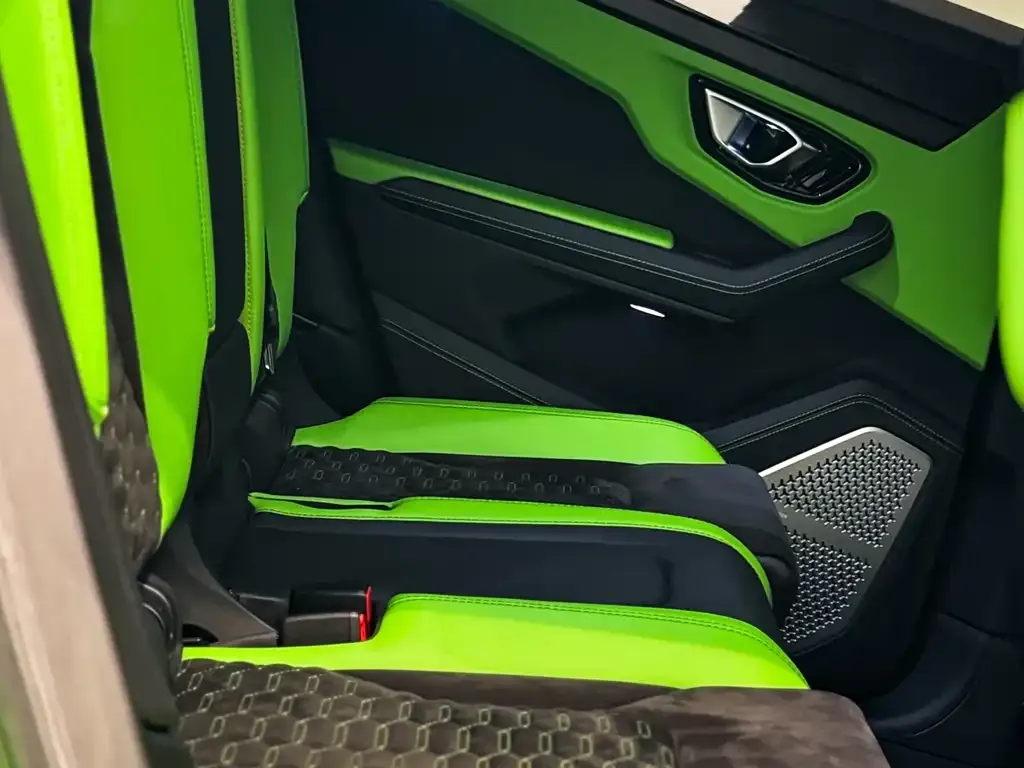 Lamborghini Urus 2023 из CN, фото 10