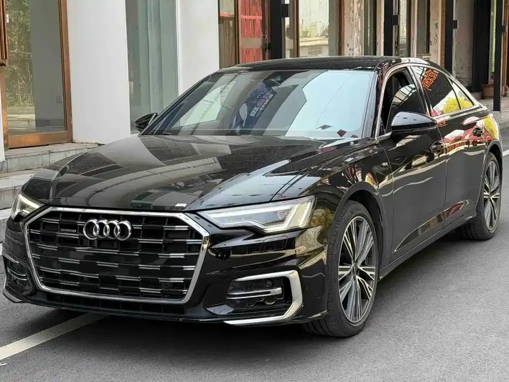 Audi A6L — фото 1