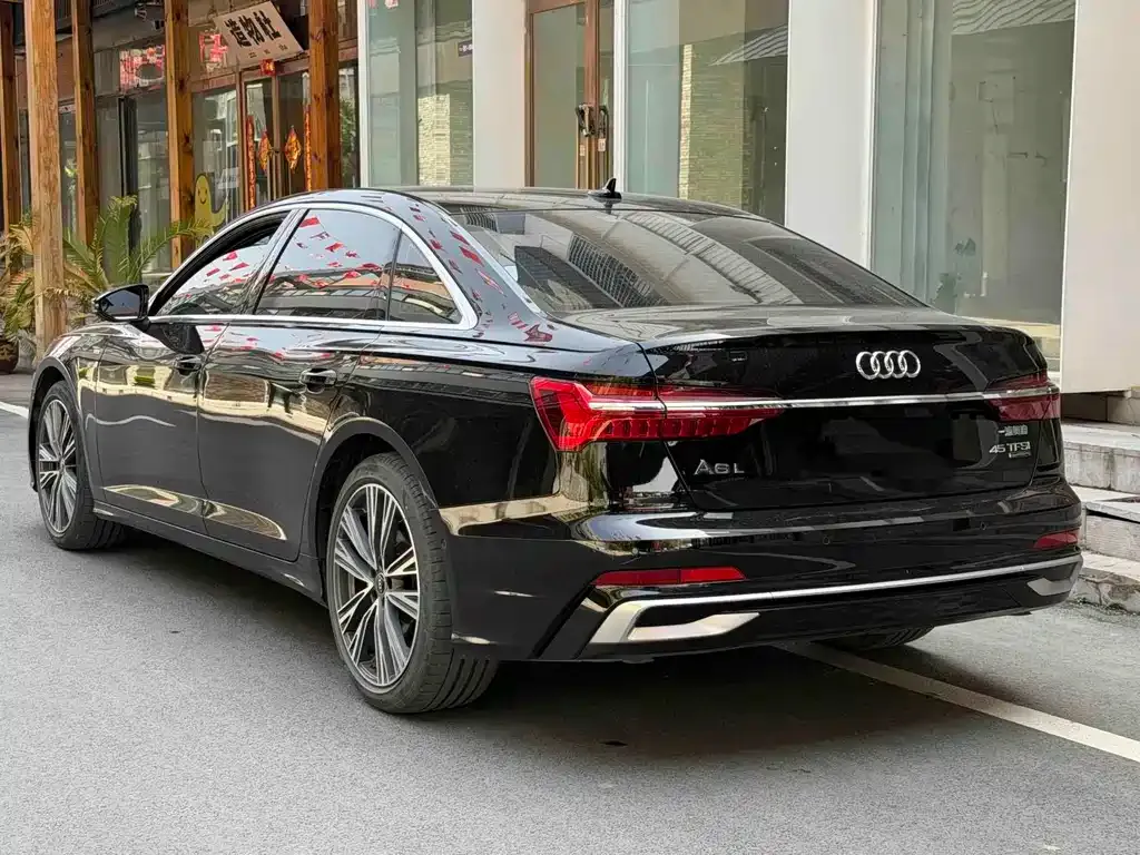 Audi A6L — фото 9