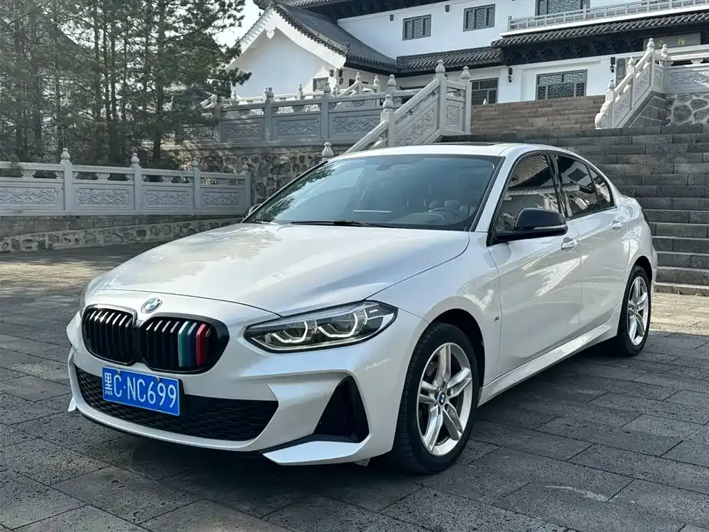 BMW 1 Series 2022 из CN, фото 1