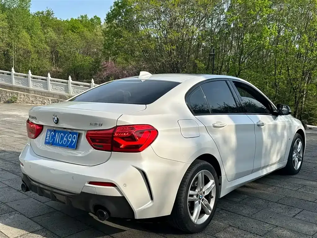 BMW 1 Series 2022 из CN, фото 9