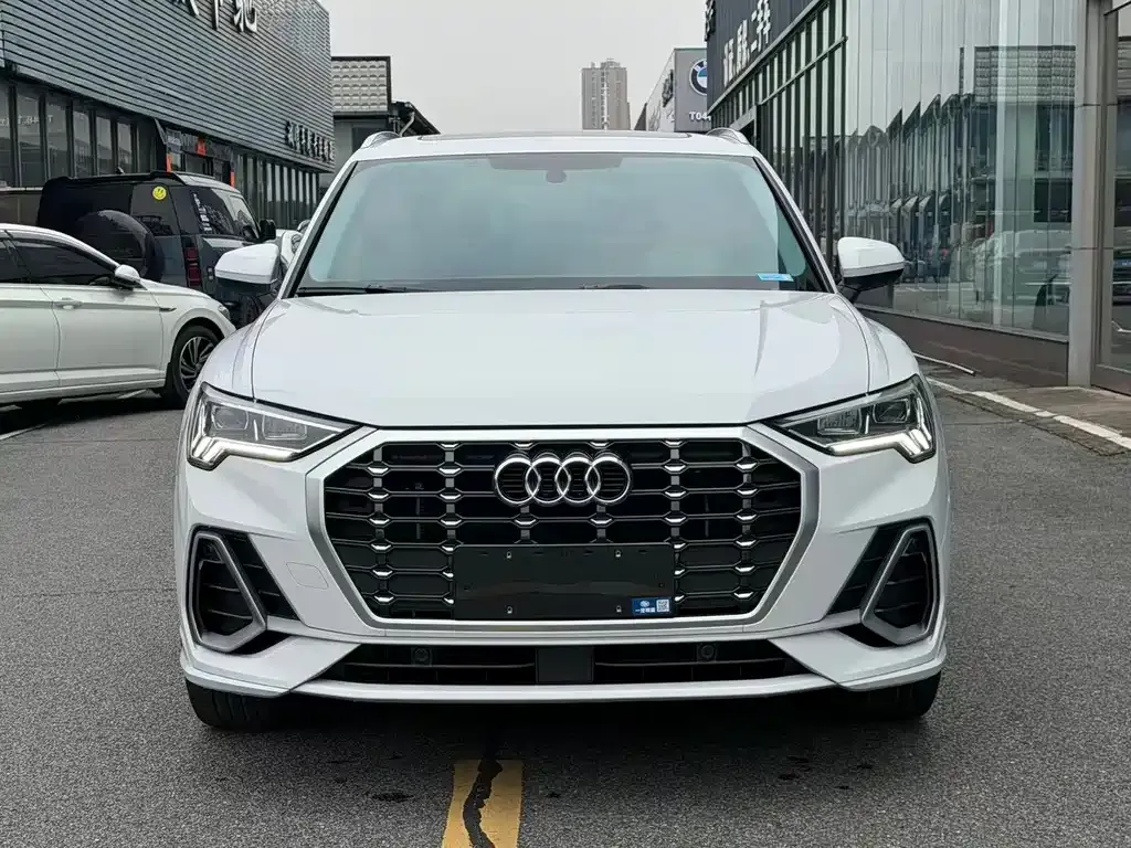 Audi Q3 — фото 6