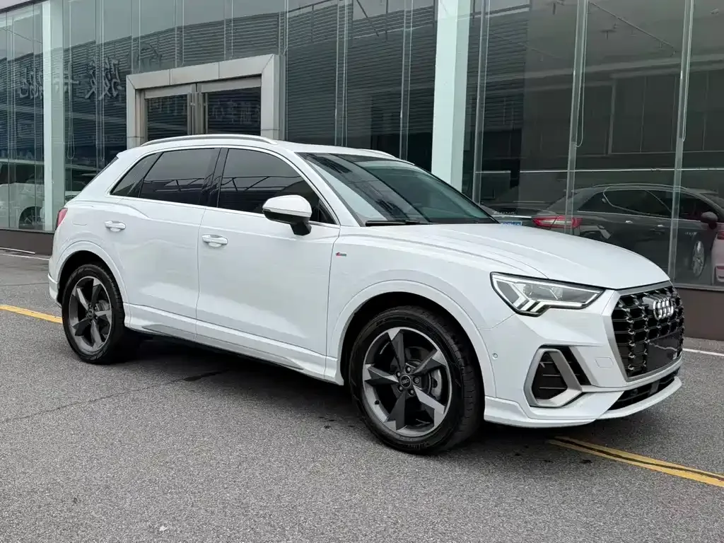 Audi Q3 — фото 10