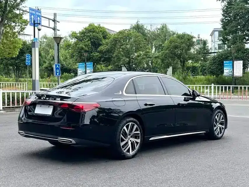 Mercedes-Benz E-Class 2024 из CN, фото 3