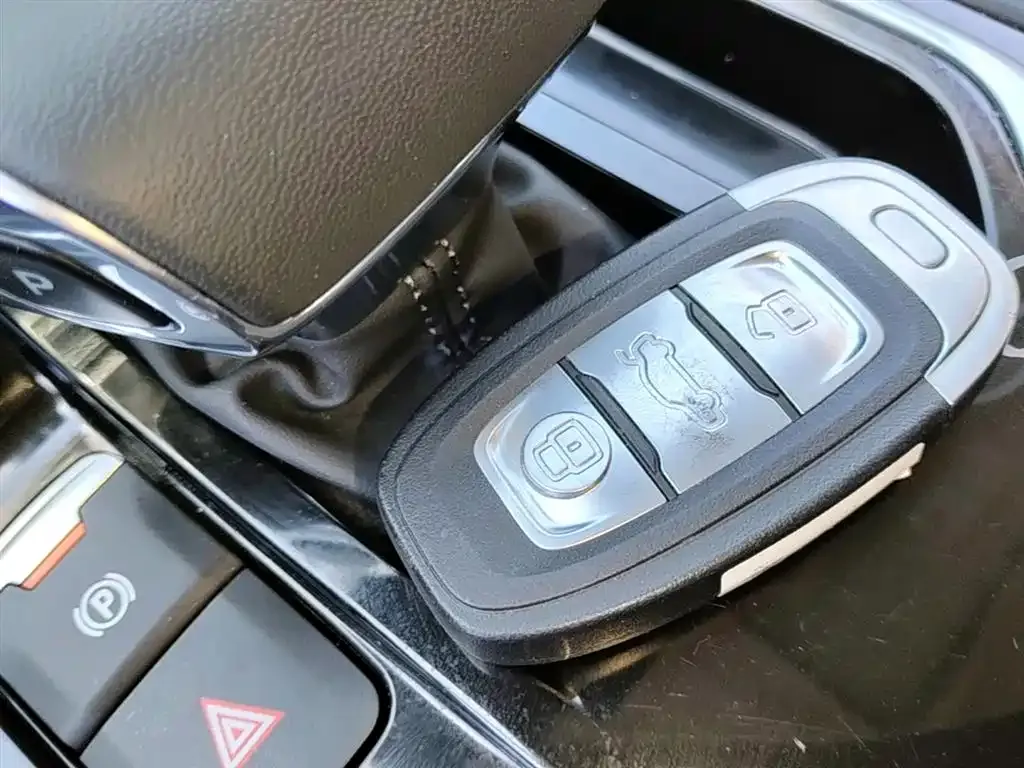 Hongqi E-QM5 2023 из CN, фото 4
