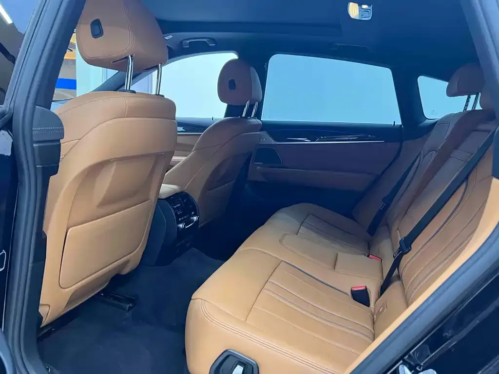BMW 6 Series GT 2023 из CN, фото 4