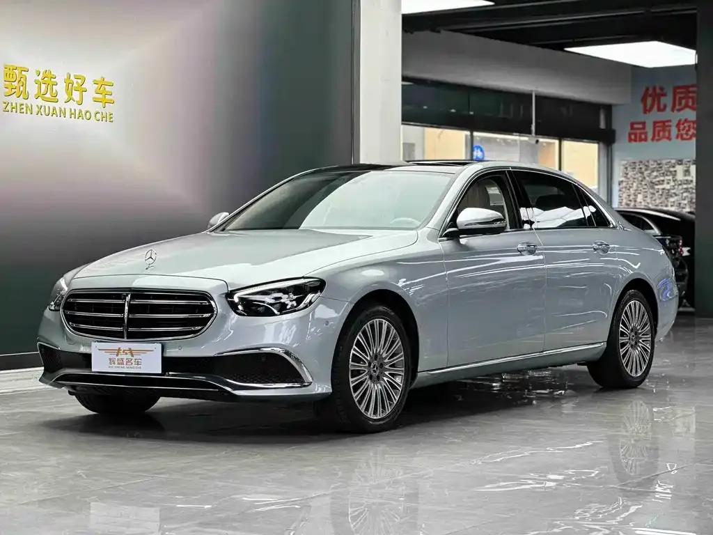 Mercedes-Benz E-Class — фото 1