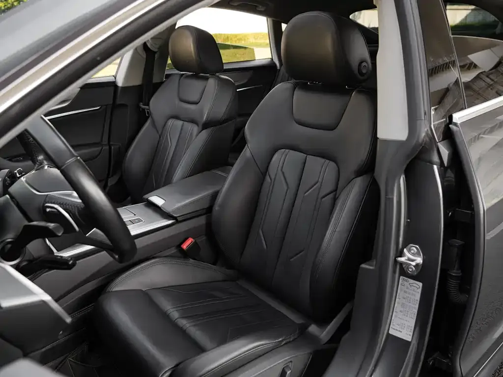 Audi A7 2021 из CN, фото 3