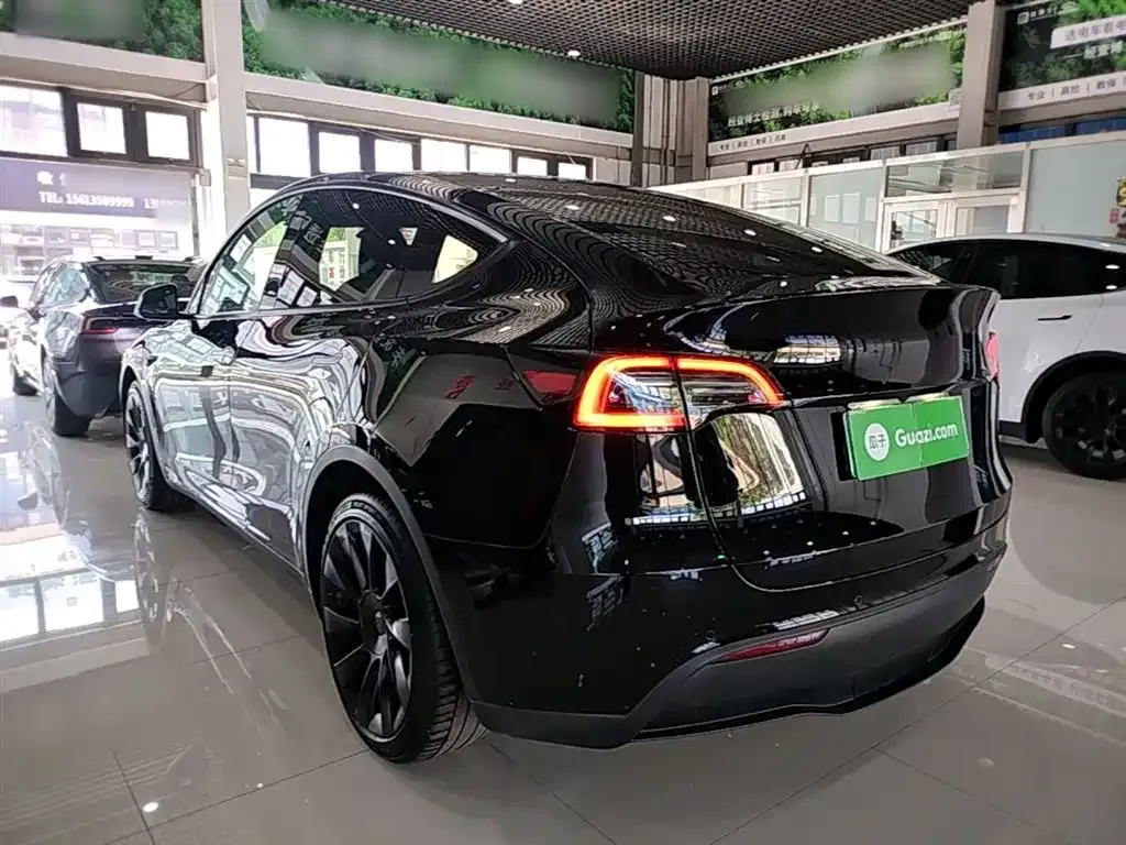 Tesla Model Y — фото 5