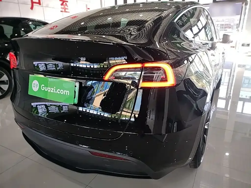 Tesla Model Y — фото 9