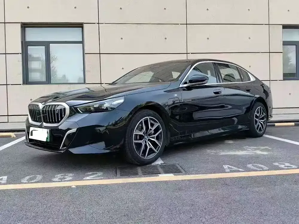 BMW i5