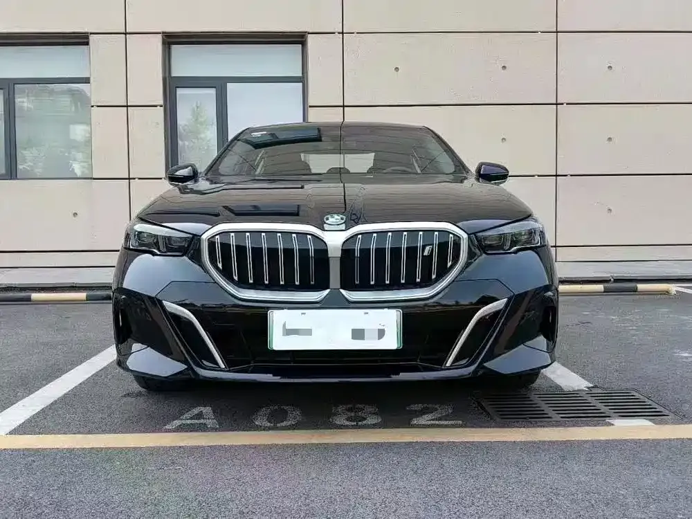 BMW i5 2025 из CN, фото 2