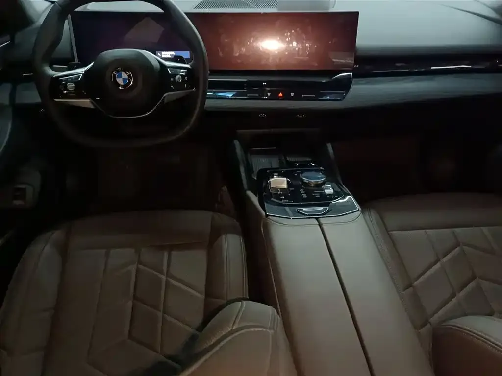 BMW 5 Series — фото 2