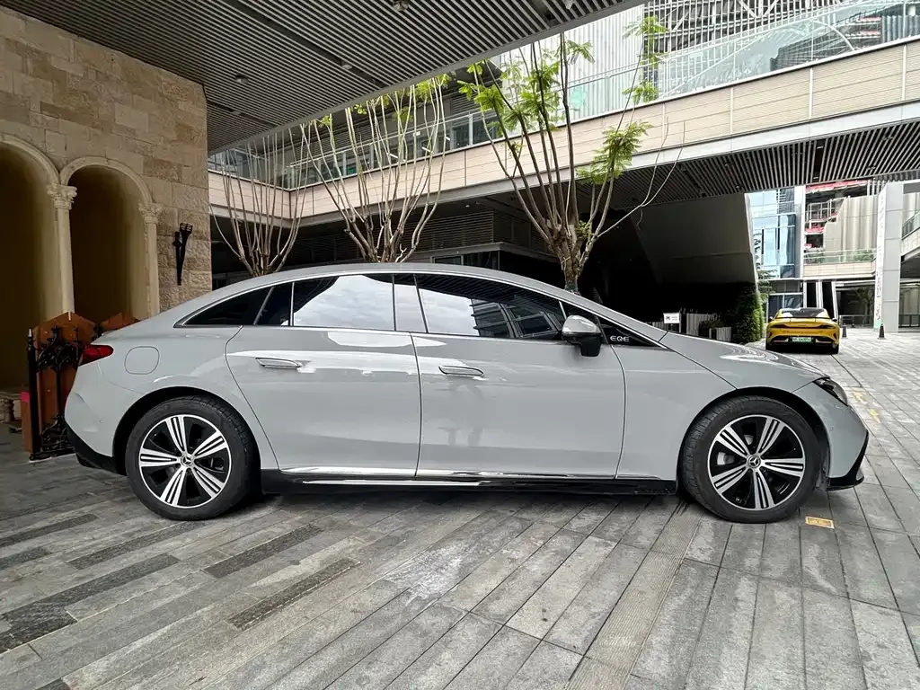 Mercedes-Benz EQE 2023 из CN, фото 7