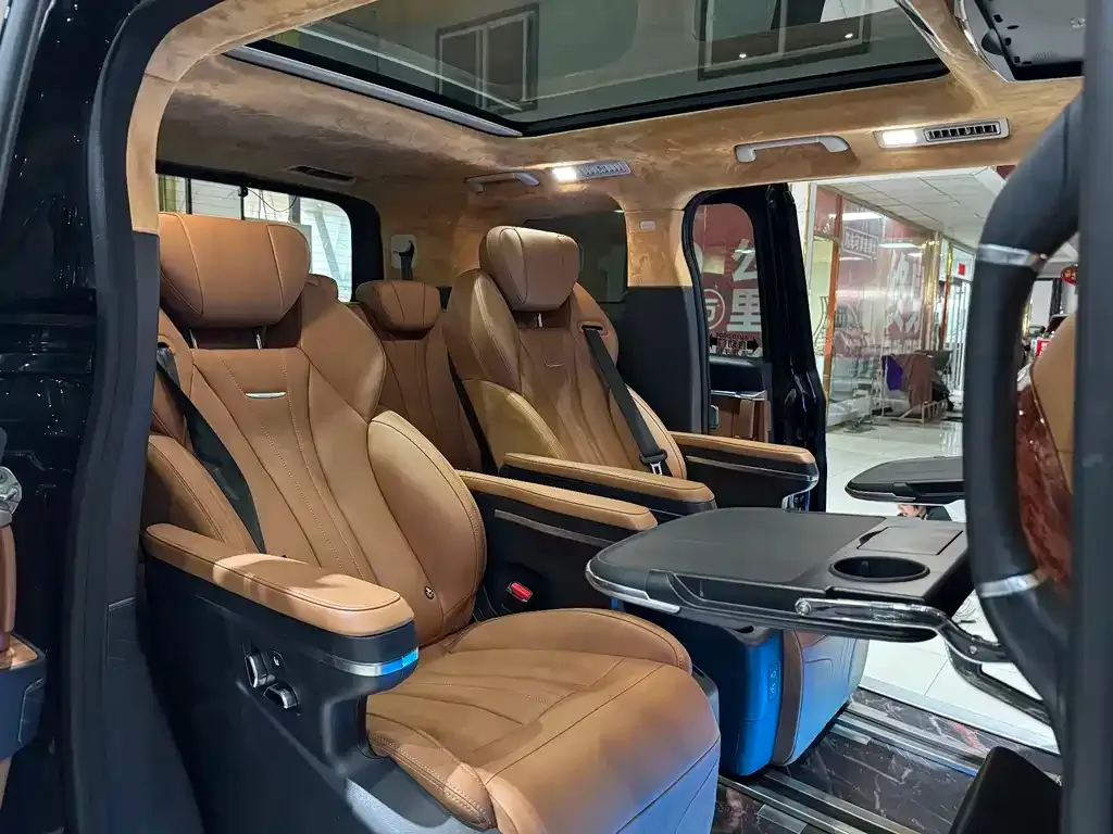 Hongqi HQ9 2023 из CN, фото 2