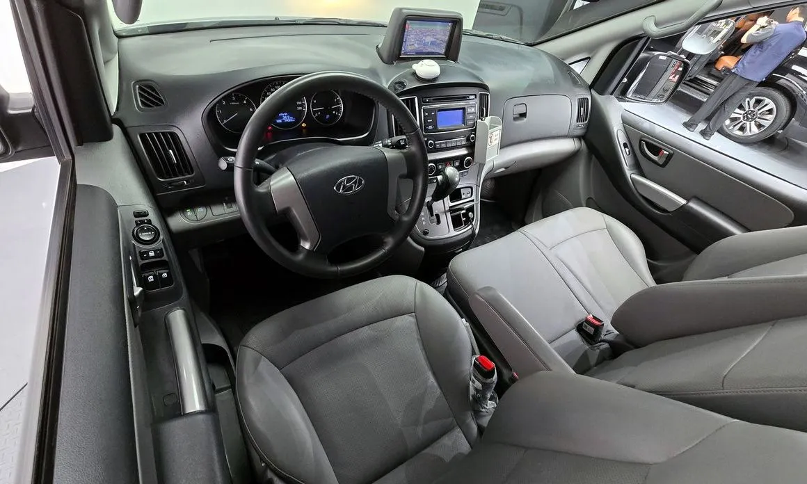Hyundai Starex 2021 из KR, фото 2