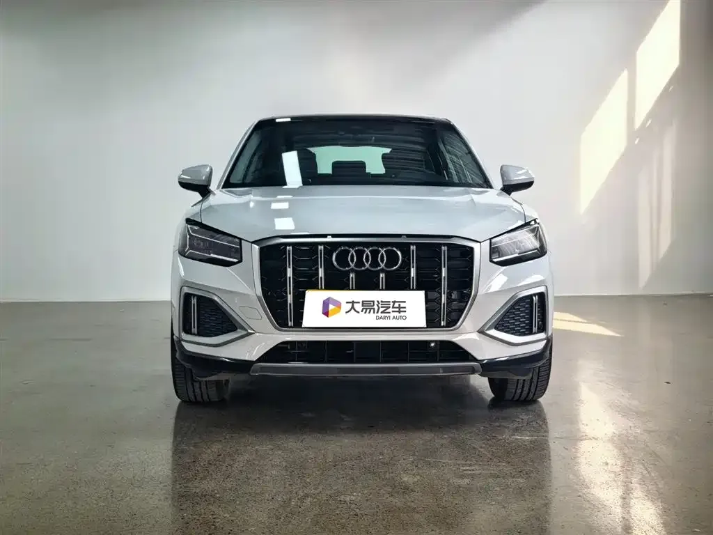 Audi Q2L — фото 4