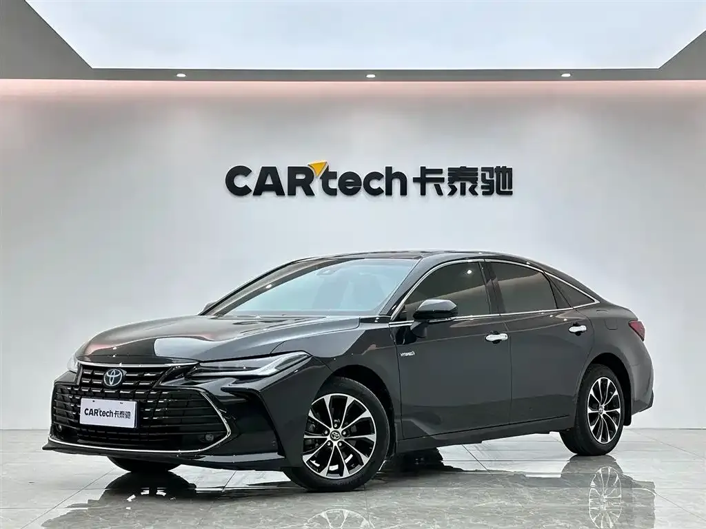 Toyota Avalon — фото 1