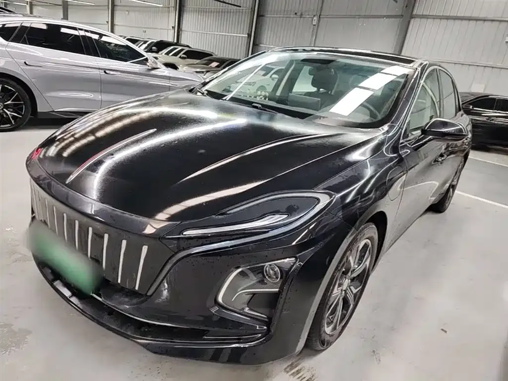 Hongqi E-QM5