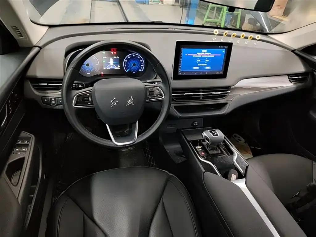Hongqi E-QM5 2024 из CN, фото 4