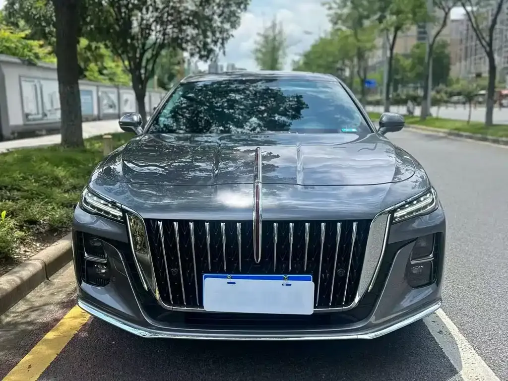 Hongqi H5 — фото 1