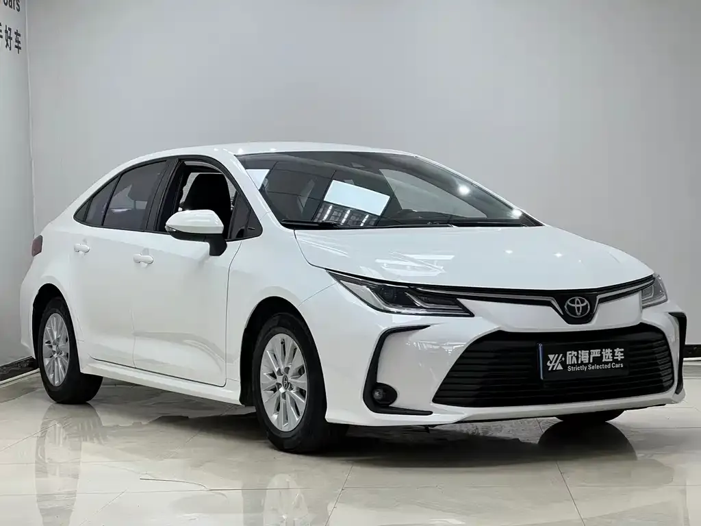 Toyota Corolla — фото 4