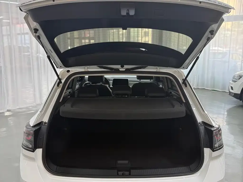 Volkswagen T-Roc 2023 из CN, фото 3
