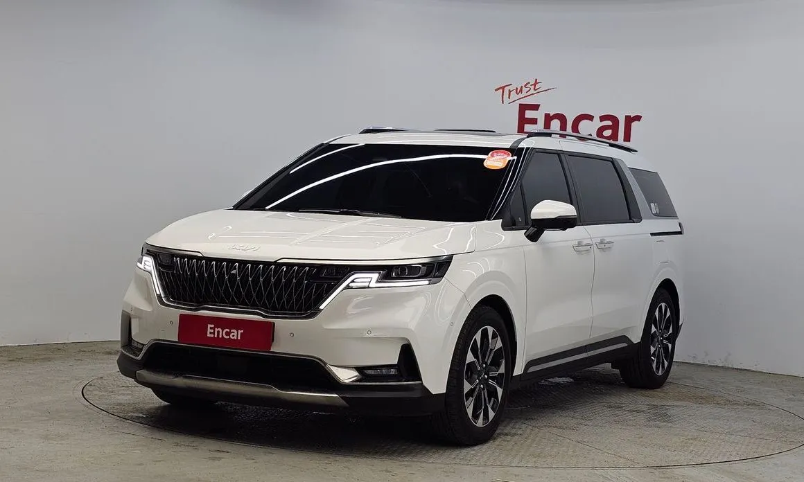 Kia Carnival — фото 1